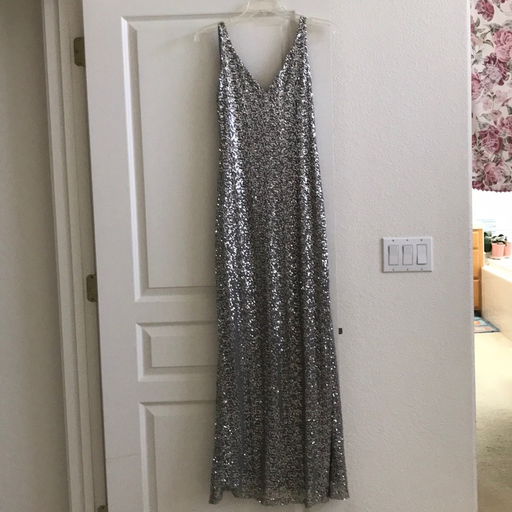 LAUREN Ralph Lauren V-Neck Silver Sequined Gown
